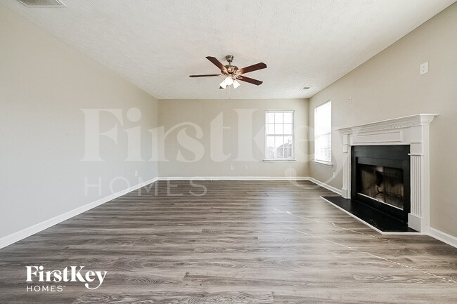 Photo - 180 Heaton Dr