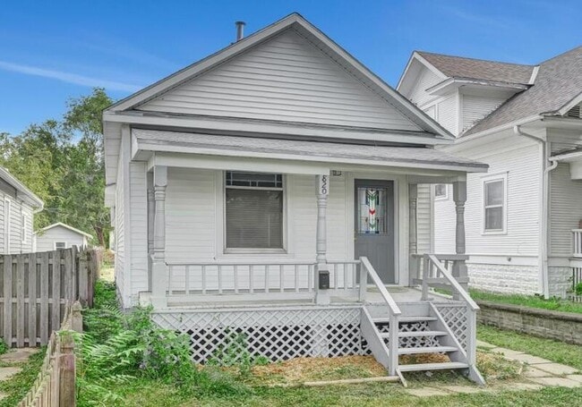 Photo - 820 Charleston St