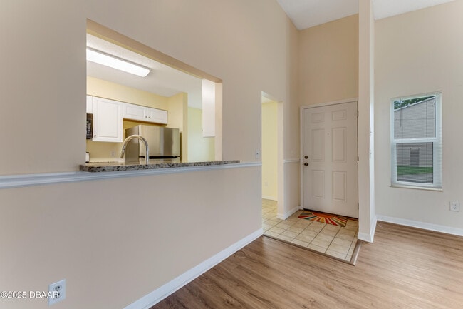 Photo - 121 Bob White Ct