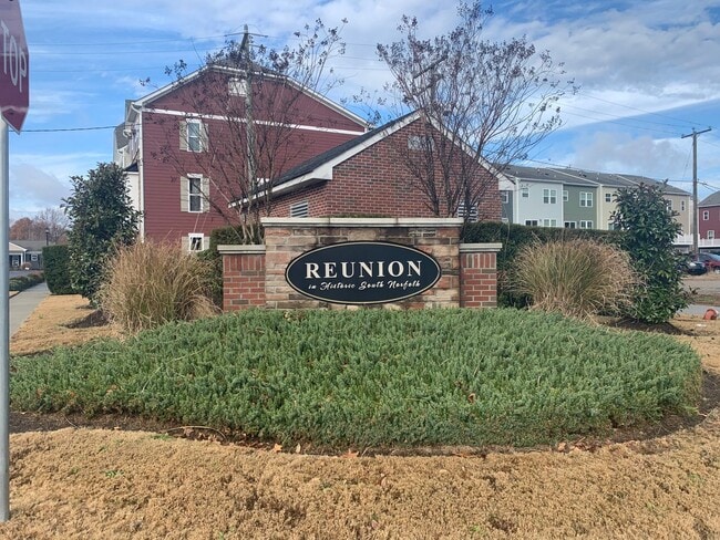 Photo - Reunion