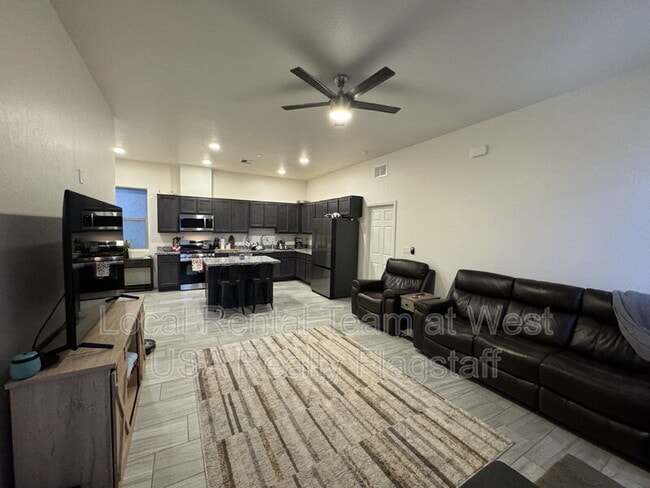 Photo - 1650 E Ponderosa Pkwy