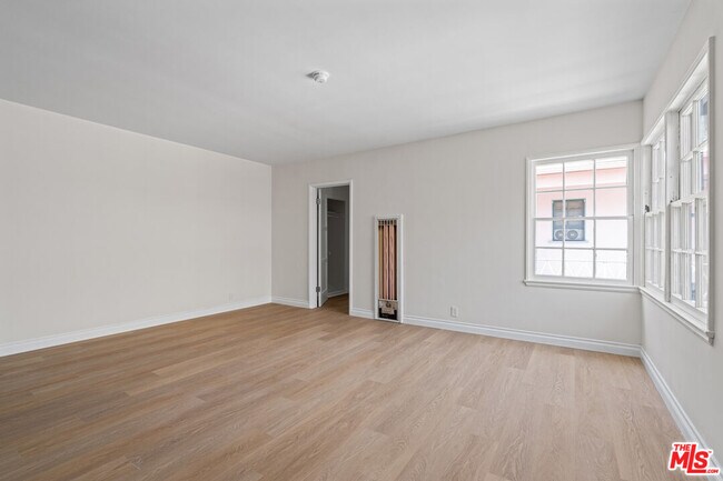 Building Photo - 148 S McCarty Dr Unit 26