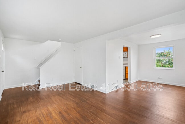 Photo - 5034 Ampere St