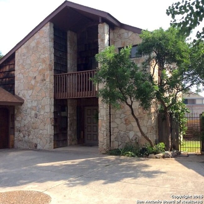 Building Photo - Great Location! 2 Bedroom 2 Bath in Shavan... Rental