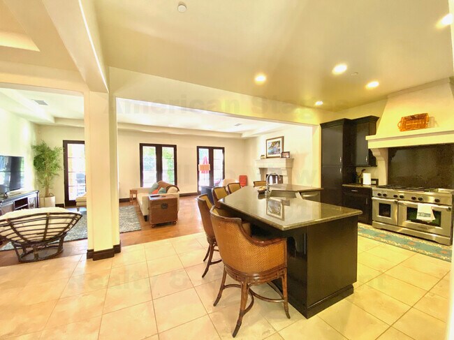 Photo - 347 Island Oak Ln