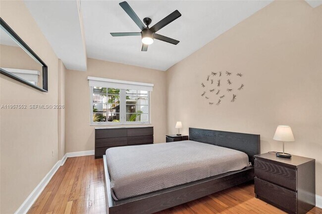 Photo - 1561 Lenox Ave. Unidad 2