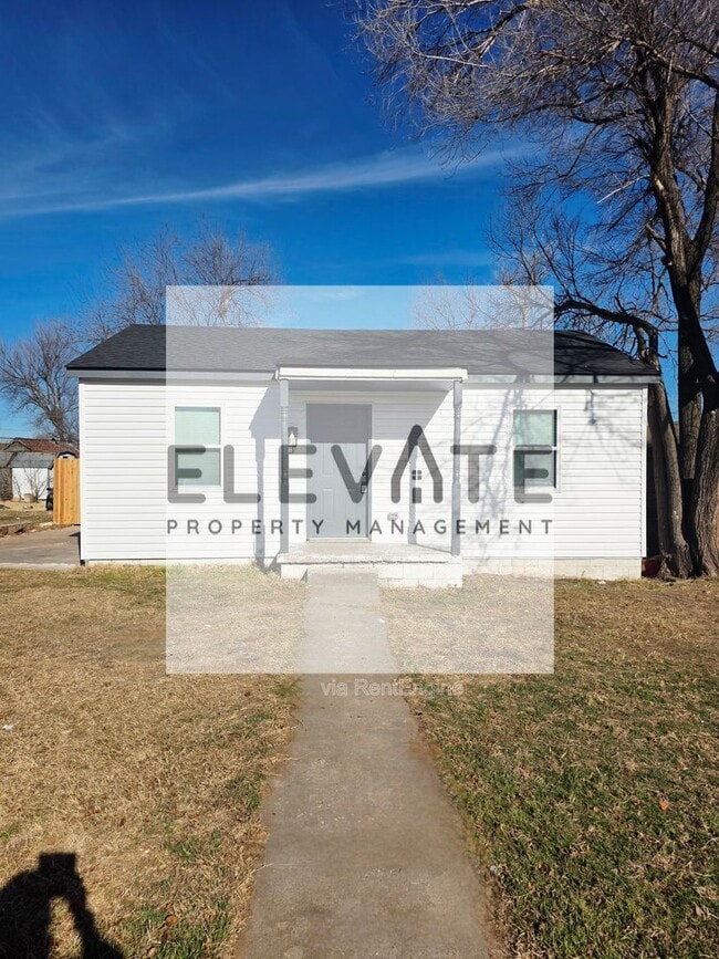 Building Photo - 2217 SW 49th St