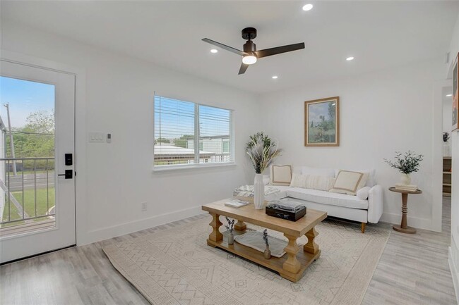 Photo - 1200 E 52nd St Unit 207