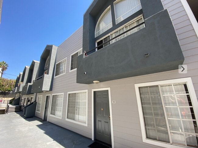 Photo - 5617 Carlton Way