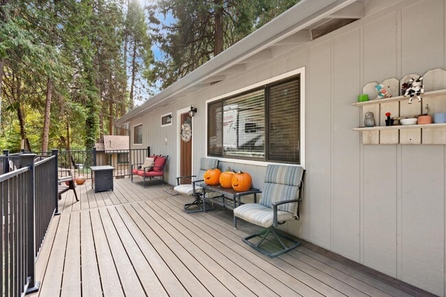 Photo - 2752 Douglas Fir Dr