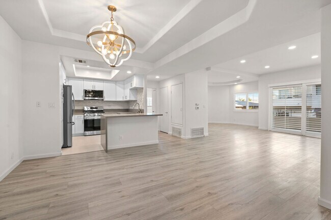 Carlyle Condominiums