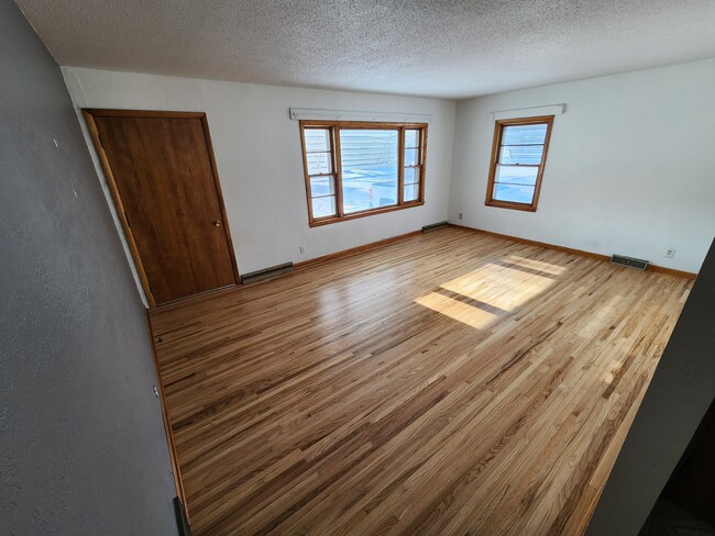 Photo - 306 W 4th Ave S