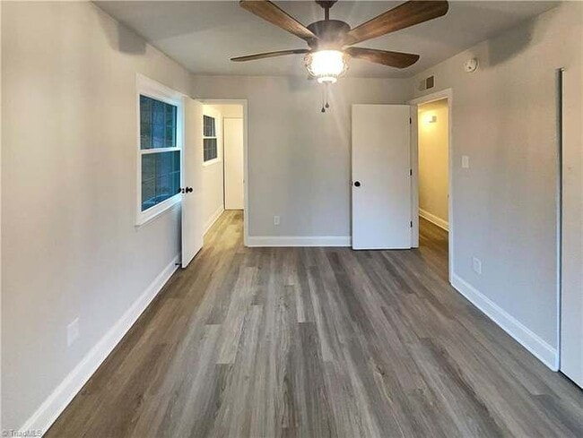 Photo - 4043 Larkspur Pl