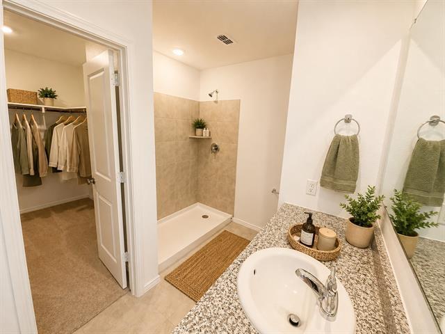 Photo - 1569 Forge Pond Ln