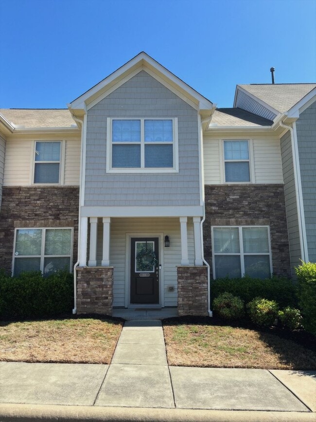 Photo - 3 bedroom townhome just minutes from Duke!! Located in the popular Thompson Ridge Community!