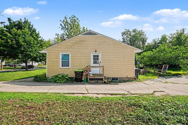 Practical 2 bedroom Rental with Recent Updates $1200/Month