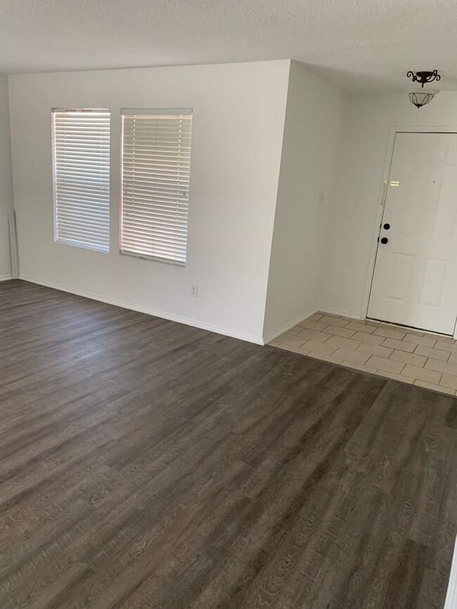 Photo - 2701 Woodlake Pkwy