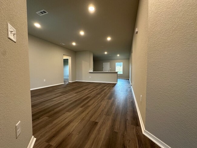 Photo - Contact Peggy 501 676 1758