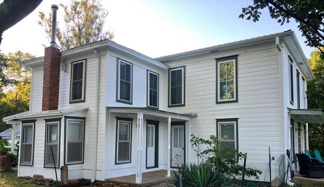 Photo - 769 E 1650 Rd