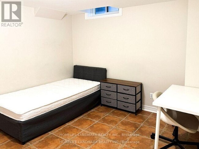 Photo - 21 Tenbury Dr