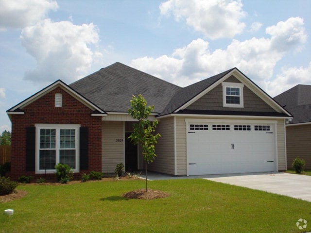 Building Photo - Charming 3-Bedroom Home with Modern Upgrad...