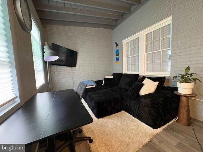 Photo - 165 35th St NE