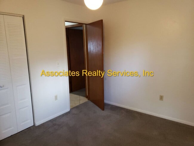 Photo - Renovated 2 bedroom with Office home in Springtree!