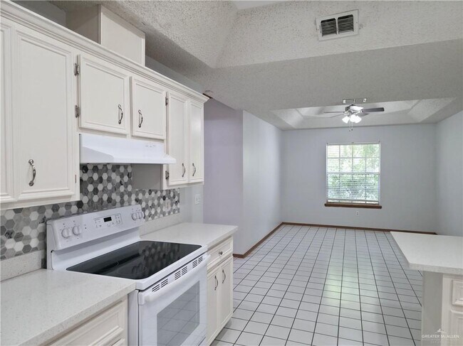 1216 W Heron Ct