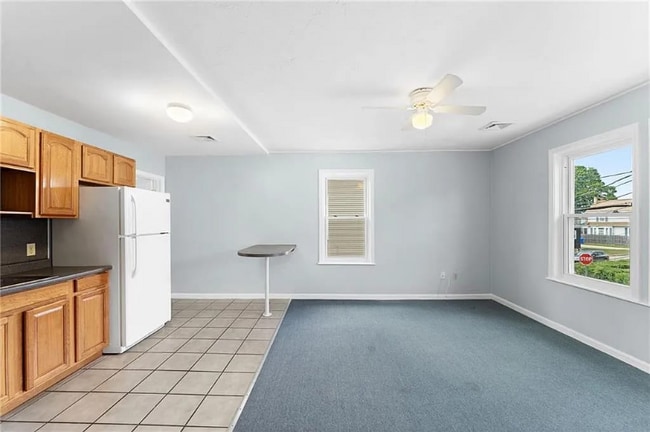 Photo - 163 Robinson Ave Unidad 2R