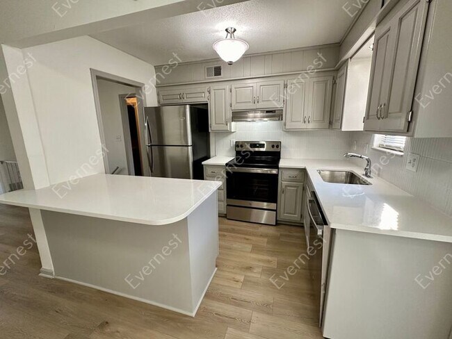 Photo - 602 NE Magellan Ave Unit 2