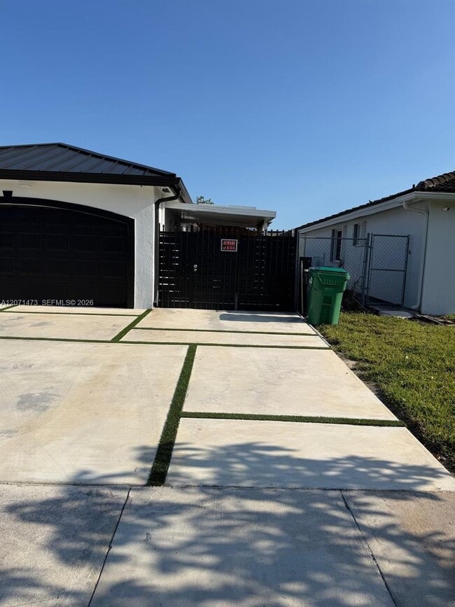 Building Photo - 15420 SW 169th Ln Unit Studio