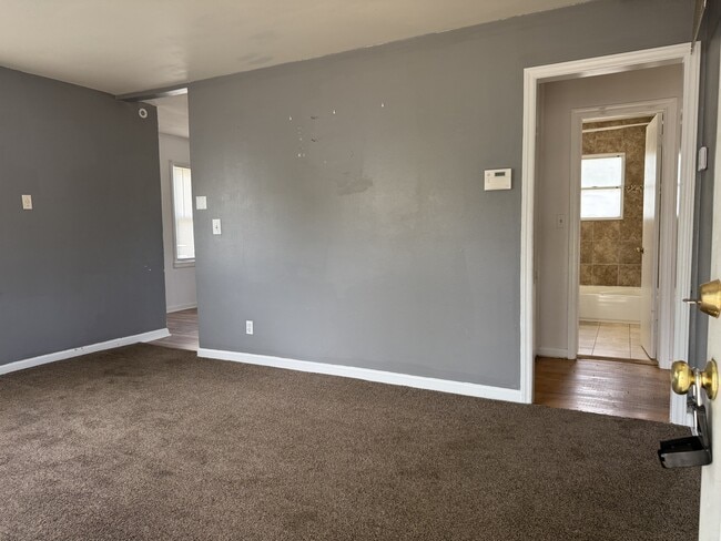 631 Villa Dr