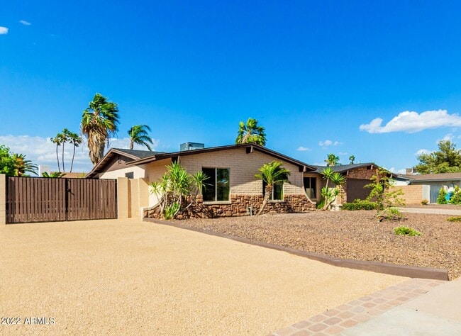 Photo - 5320 E Hearn Rd