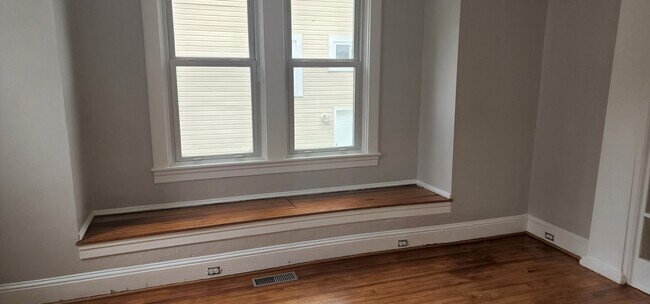 Photo - 4404 Raspe Ave