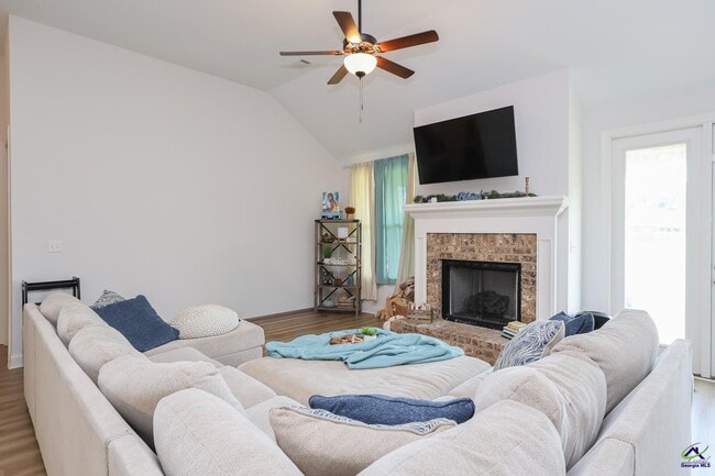 Photo - 110 Gwendolyn Ave