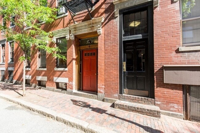 Building Photo - 57 Myrtle St Unit 3