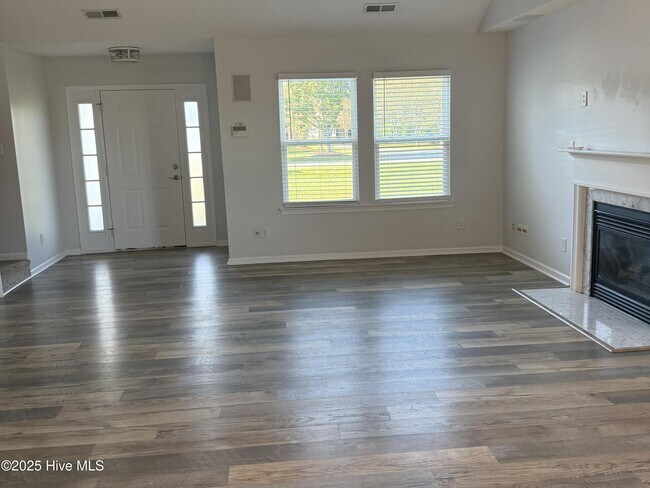 Photo - 207 Eagle Creek Rd