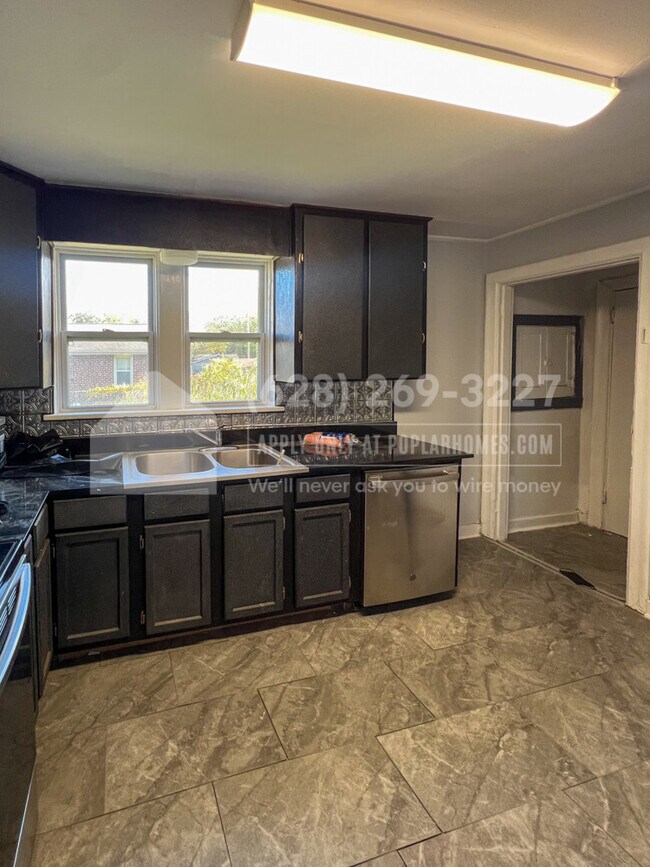 Photo - 7316 Park Dr