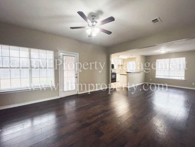 Photo - 2702 Boyd St