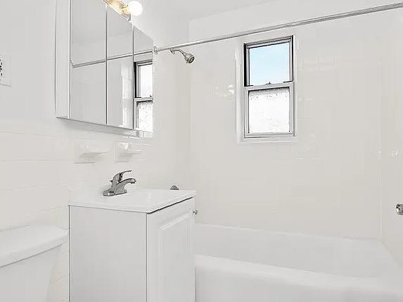 Photo - 65-35 Yellowstone Blvd Unit 6C