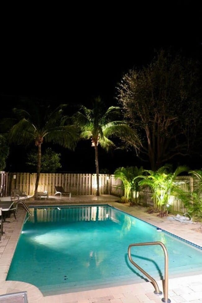 Photo - 619 NE 7th Ave