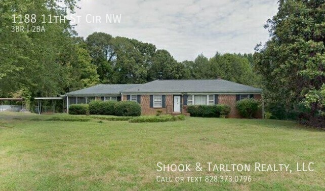 Photo - 1188 11th St Cir NW House