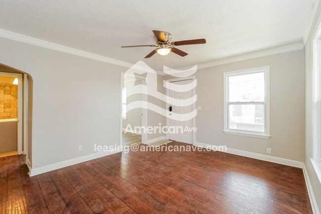 Photo - 5210 Saida St