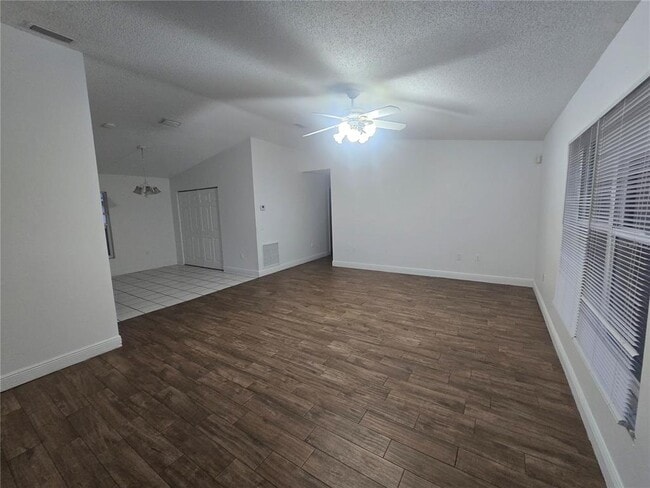 Photo - 1052 Highland St