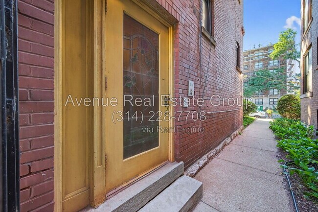 5559 Pershing Ave Unit 1F