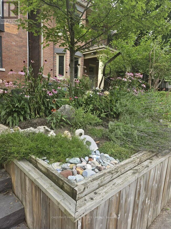 Photo - 10 Wroxeter Ave