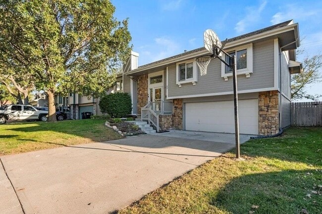 Photo - Exceptional Millard School District Home For Rent