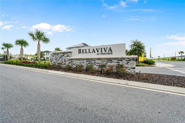 Photo - 736 Overpool Ave