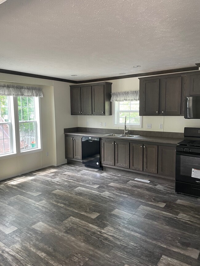 Photo - 7 Branette Ln