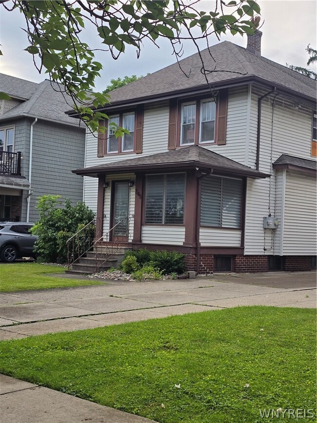Photo - 745 Crescent Ave